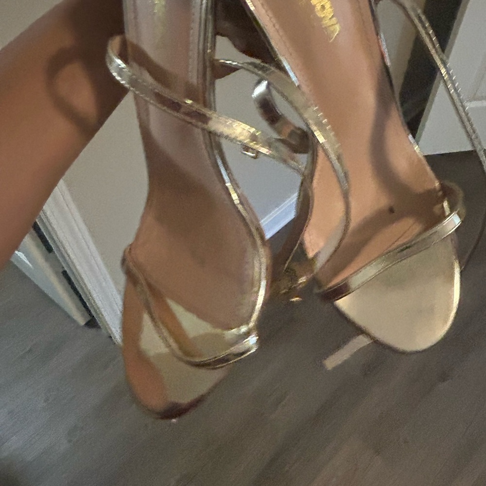 Elegant Gold Strappy Sandals